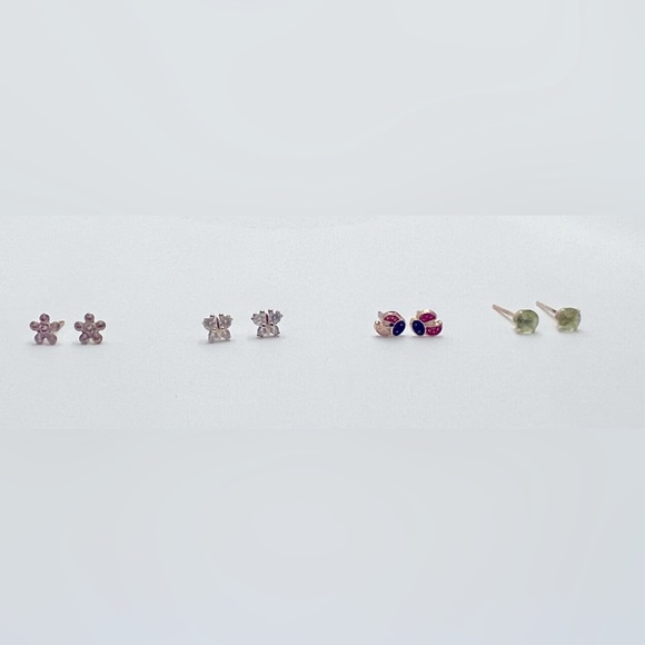 10k gold children’s earrings - Picture 2 of 2